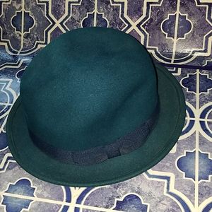 WOMEN'S HAT ONE SIZE EXCELLENT CONDITION